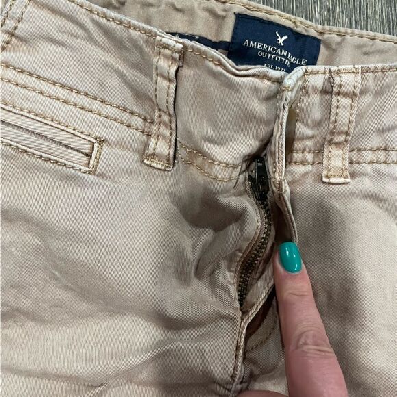 American Eagle Outfitters Womens Shortie Shorts Stretch Mid Rise Khaki Size 4 - Picture 4 of 8